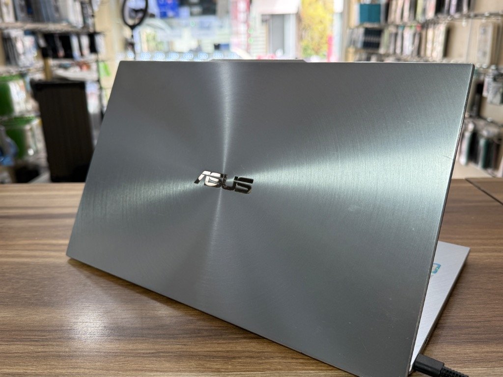 Asus ZenBook UX392F 2. EL Bilgisayar - Detay 5