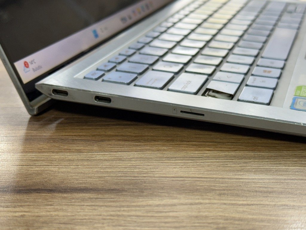 Asus ZenBook UX392F 2. EL Bilgisayar - Detay 7