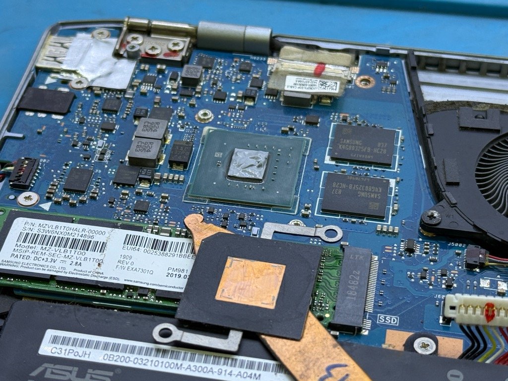 Asus ZenBook UX392F 2. EL Bilgisayar - Detay 9