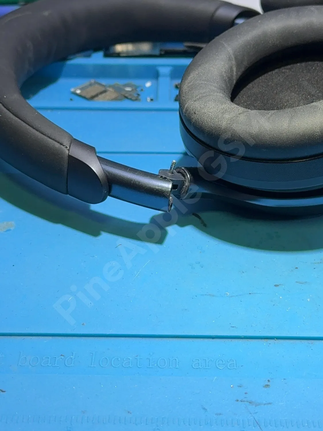 Anker Soundcore Space One Kulaklık Menteşe Tamiri Öncesi