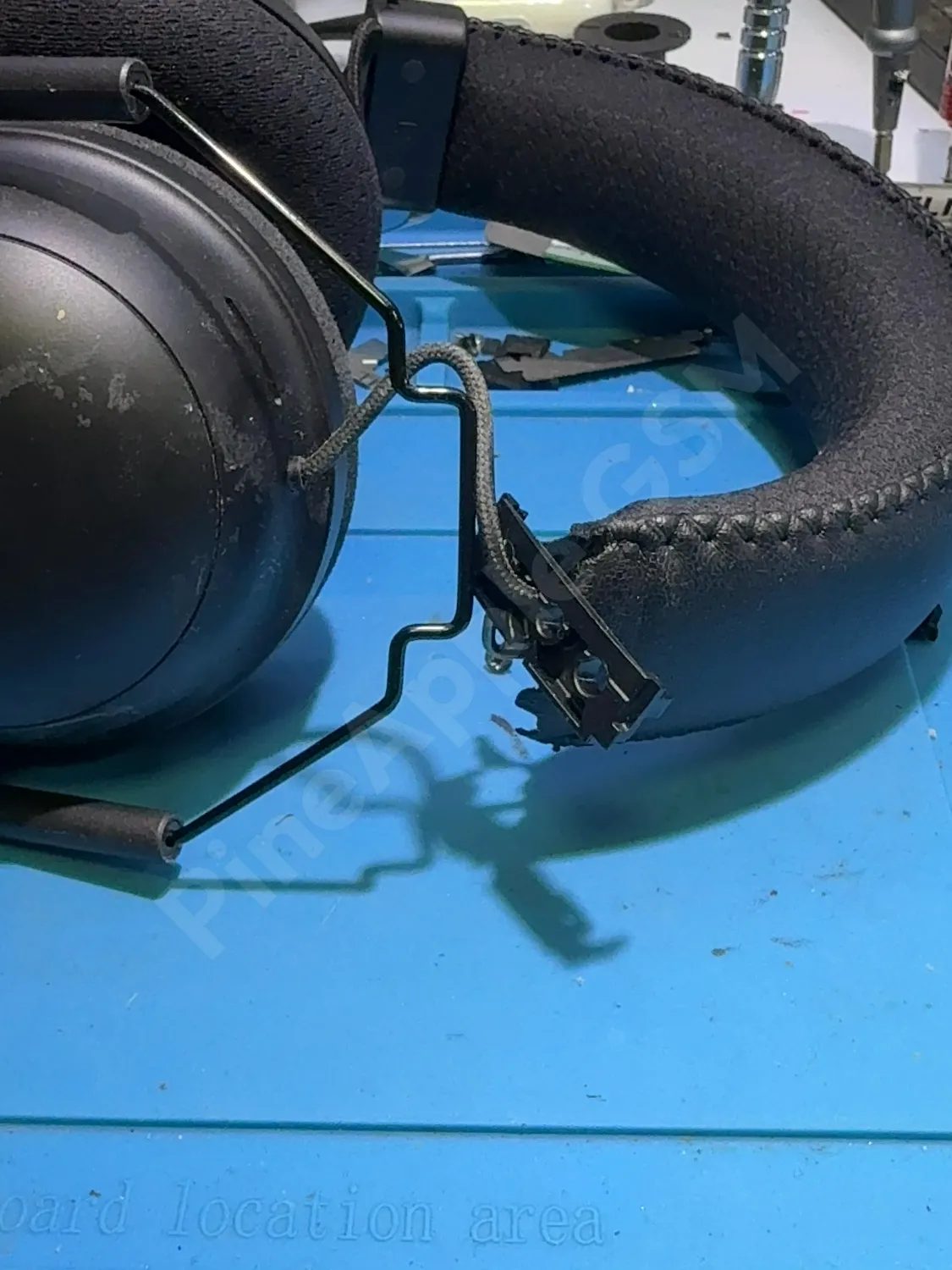 RAZER BlackShark V2 Pro Menteşe Tamiri Öncesi